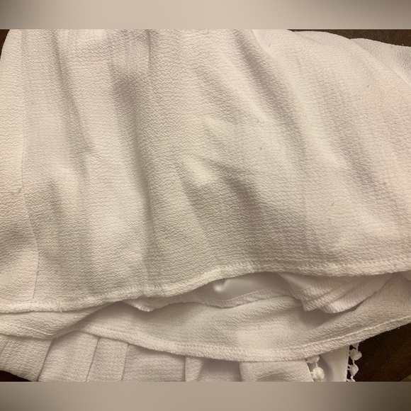 Francesca’s Women’s Small White Tie-Neck Halter Romper Blue Rain Pom Pom Trim - Picture 9 of 14